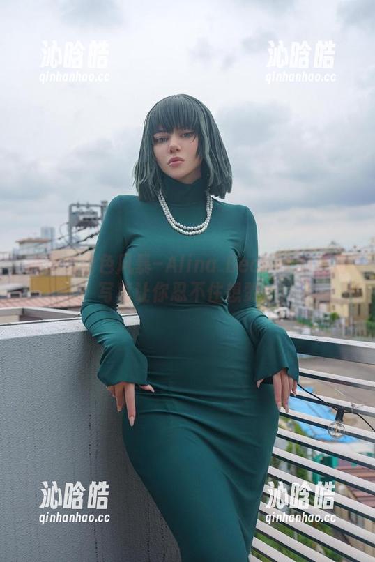 满满的白色风暴–Alina Becker的高清写真让你忍不住想赞！